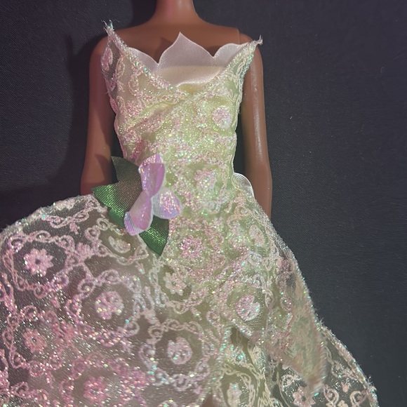 Mattel Tiana Princess and the Frog Disney Princess Barbie Doll - Picture 2 of 4